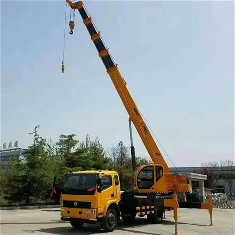 中山钢筋笼入孔时,由吊车采用单点起吊